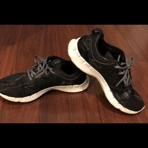 Under Armour tennis shoes